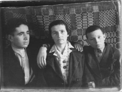 Чтобы позиционировать картинку, кликните по ней